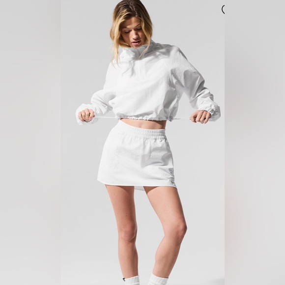 Alo Yoga NWT Cropped 1/4 Zip Alumni Pullover Lightweight Jacket in White Size L - Picture 3 of 12